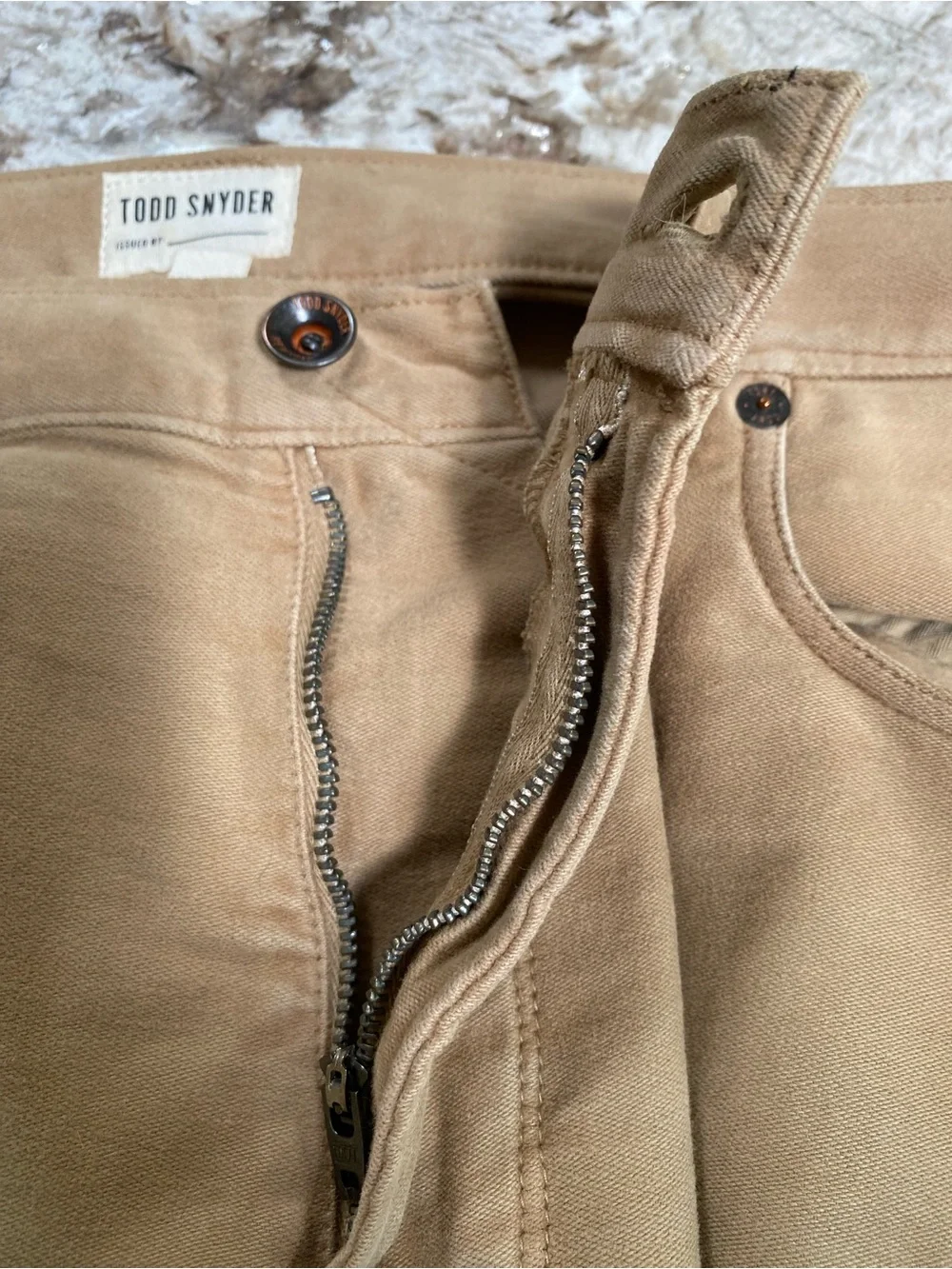 Todd Snyder Slim Chino in Khaki